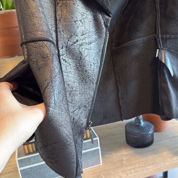 White House Black Market Asymmetrical Zip LS Shearling Moto Blazer Jacket, XXS - Picture 10 of 11